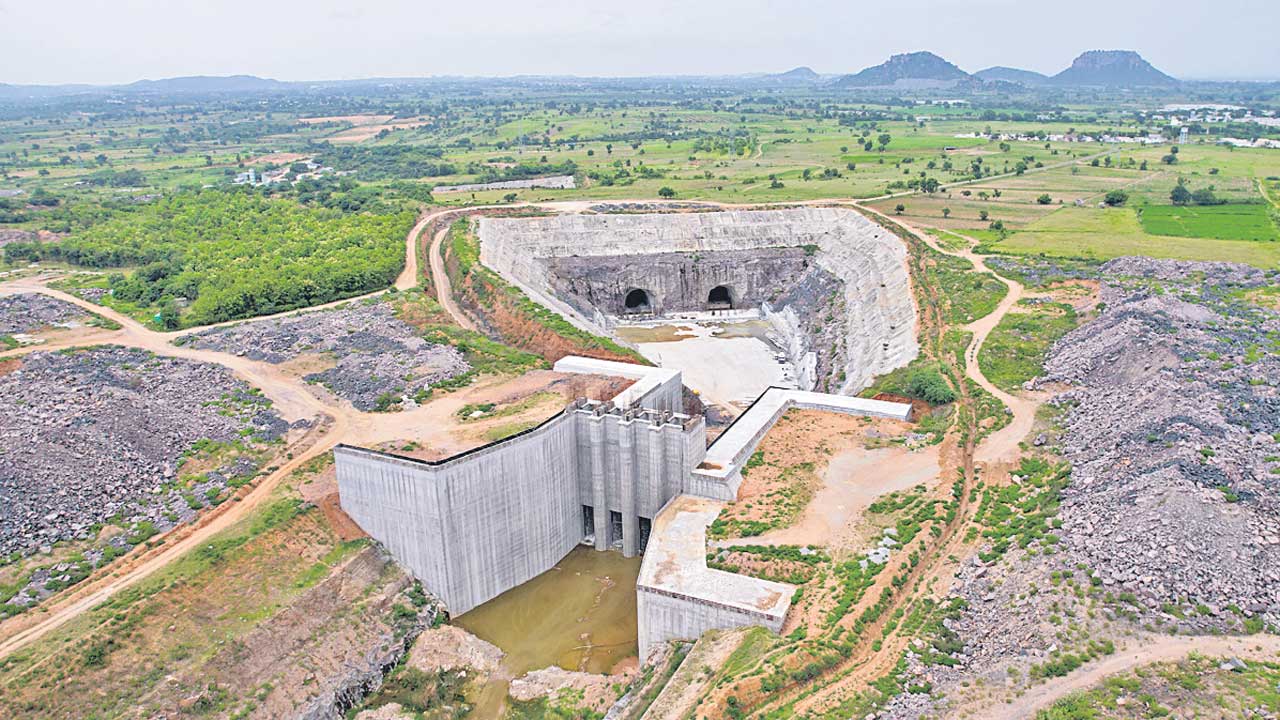 కాంగ్రెస్‌ పాలన లో పాలమూరు కలే..