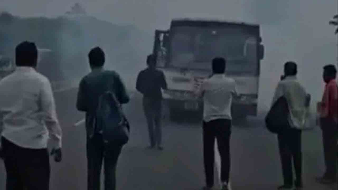 RTC Bus | ఆర్టీసీ బస్సు ఇంజిన్‌లో నుంచి పొగలు..