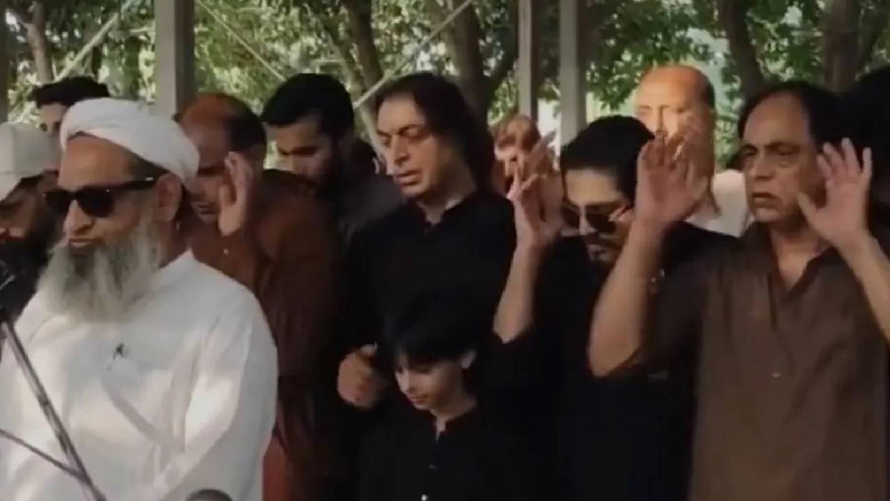 Shoaib Akhtar | షోయబ్ అక్తర్ సోదరుడి అంత్యక్రియలకు ఉగ్రవాదులు హాజరు.. పహల్గాం దాడి సూత్రధారి కూడా