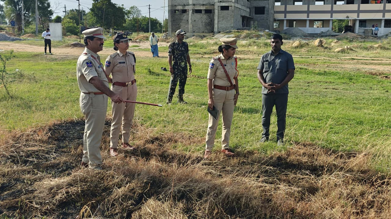 CP Rashmi Perumal | ప్రజలకు సత్వర, పారదర్శక పోలీస్ సేవలు అందించాలి : పోలీస్ కమిషనర్ రష్మీ పెరుమాళ్
