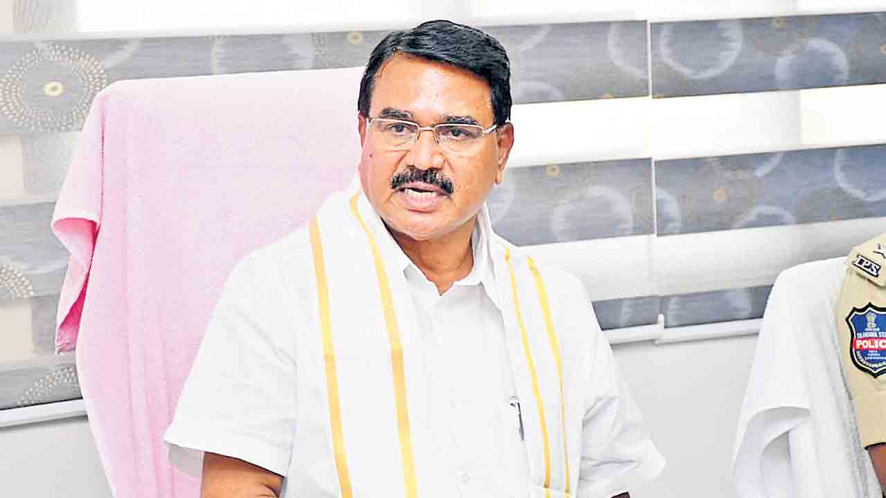 రైతుల గొంతుకోస్తున్న రేవంత్‌.. సర్కార్‌ తీరుపై నిరంజన్‌రెడ్డి ధ్వజం