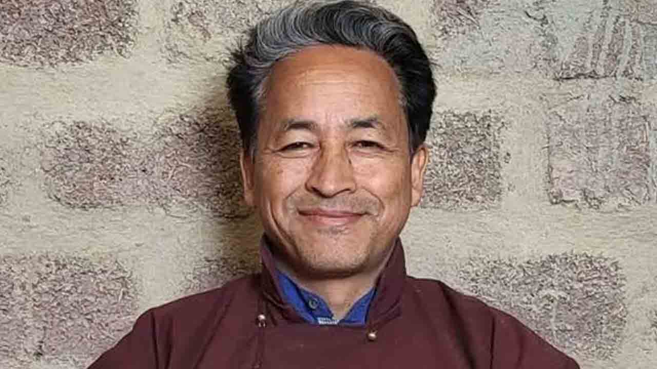 Sonam Wangchuk | పోటీ ప‌రీక్ష‌ల పేప‌ర్లు లీక్ చేస్తున్నారు : సామాజిక కార్య‌క‌ర్త సోన‌మ్ వాంగ్‌చుక్