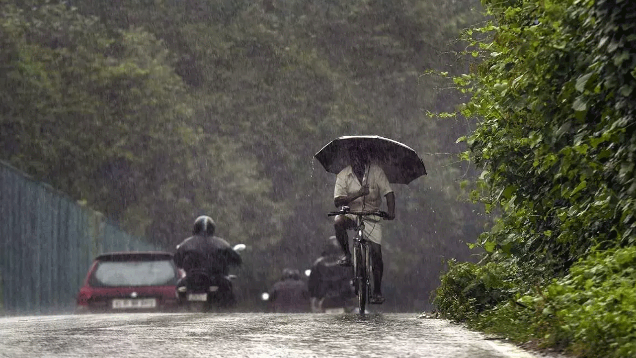 Southwest Monsoon | చల్లని కబురు.. కేరళలో ప్రవేశించిన నైరుతి రుతుపవనాలు.. వారంలోపే తెలంగాణలోకి..!