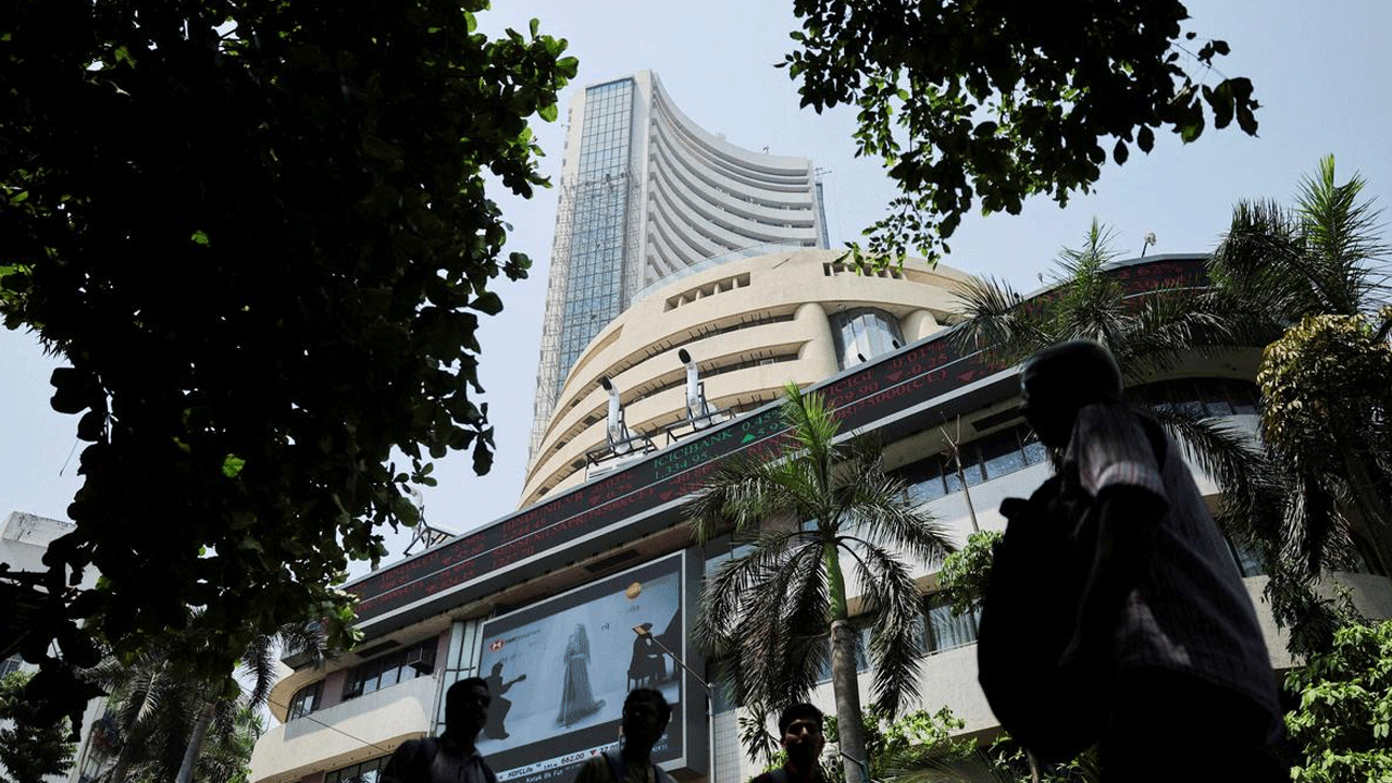 Stock markets | పశ్చిమాసియాలో పెరుగుతున్న ఉద్రిక్తతలు.. నష్టాల్లో ముగిసిన స్టాక్‌ మార్కెట్‌లు