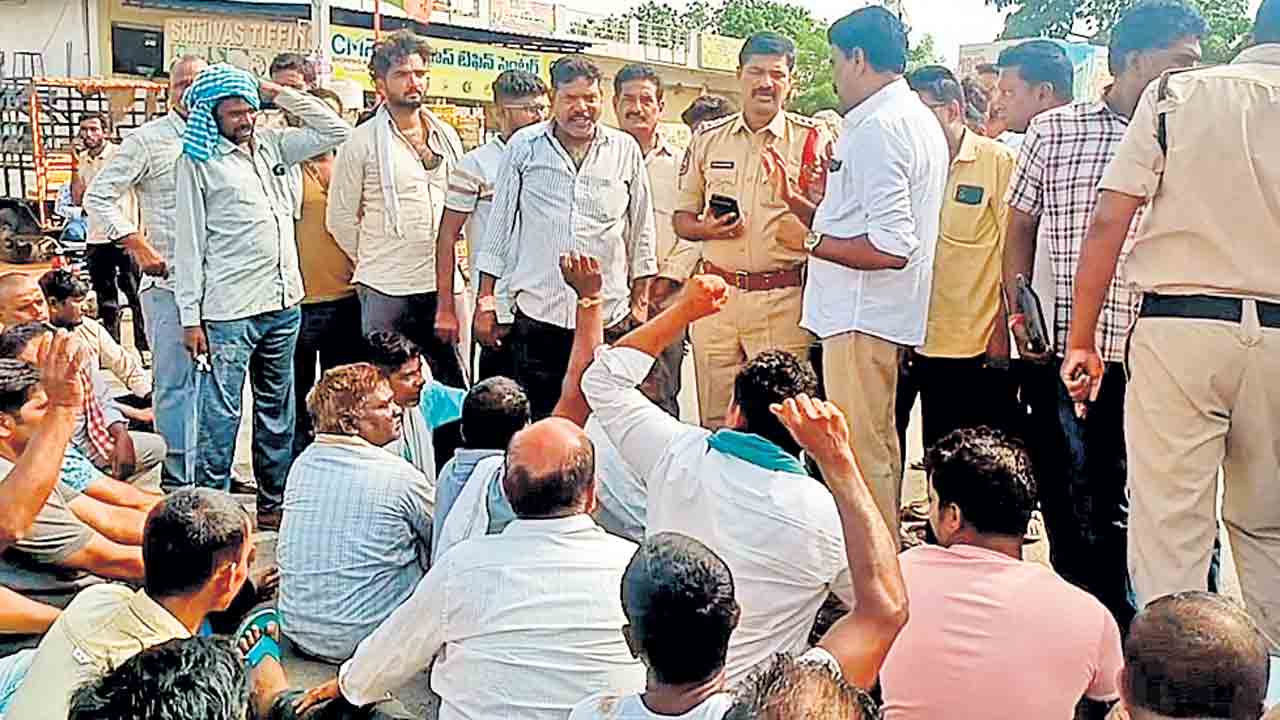 Tenant Farmers | యూరియా దొరుకదు.. పంటలు అమ్ముకోలేం.. కౌలు రైతుల గుర్తింపు సాధన కమిటీ నివేదిక