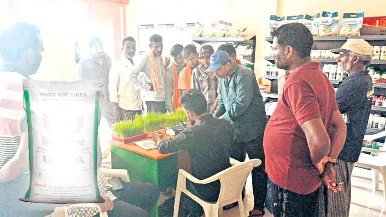 యూరియా కష్టాలు మళ్లీ షురూ!