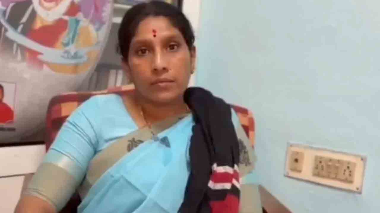 Gaddar Daughter vennela  | తెలంగాణ సినిమాల్లో నటిస్తే రాలేదు.. పవన్‌కల్యాణ్‌ కామెంట్స్‌పై గద్దర్‌ కూతురు వెన్నెల ఫైర్