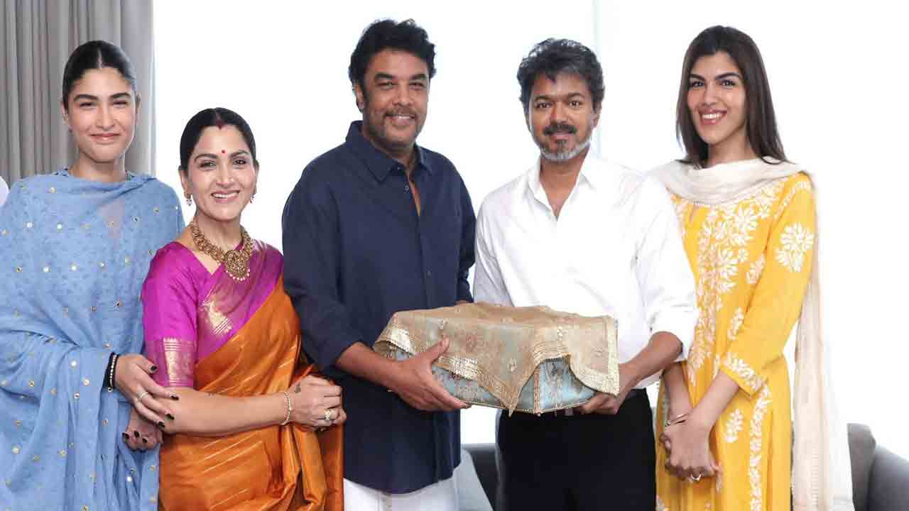 Khushbu Sundar | కుమార్తె పెళ్లి.. సీఎం విజ‌య్‌ను ఆహ్వానించిన ఖుష్బూ సుందర్ దంపతులు