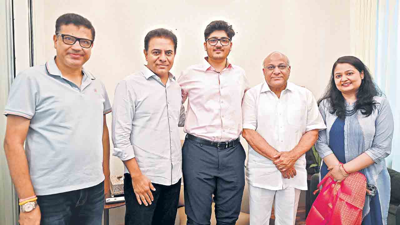 వెల్‌డన్‌.. వివన్‌.. జేఈఈ తెలంగాణ టాపర్‌కు కేటీఆర్‌ అభినందన