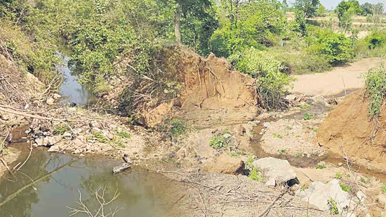 మరమ్మతులు మరిచారు!
