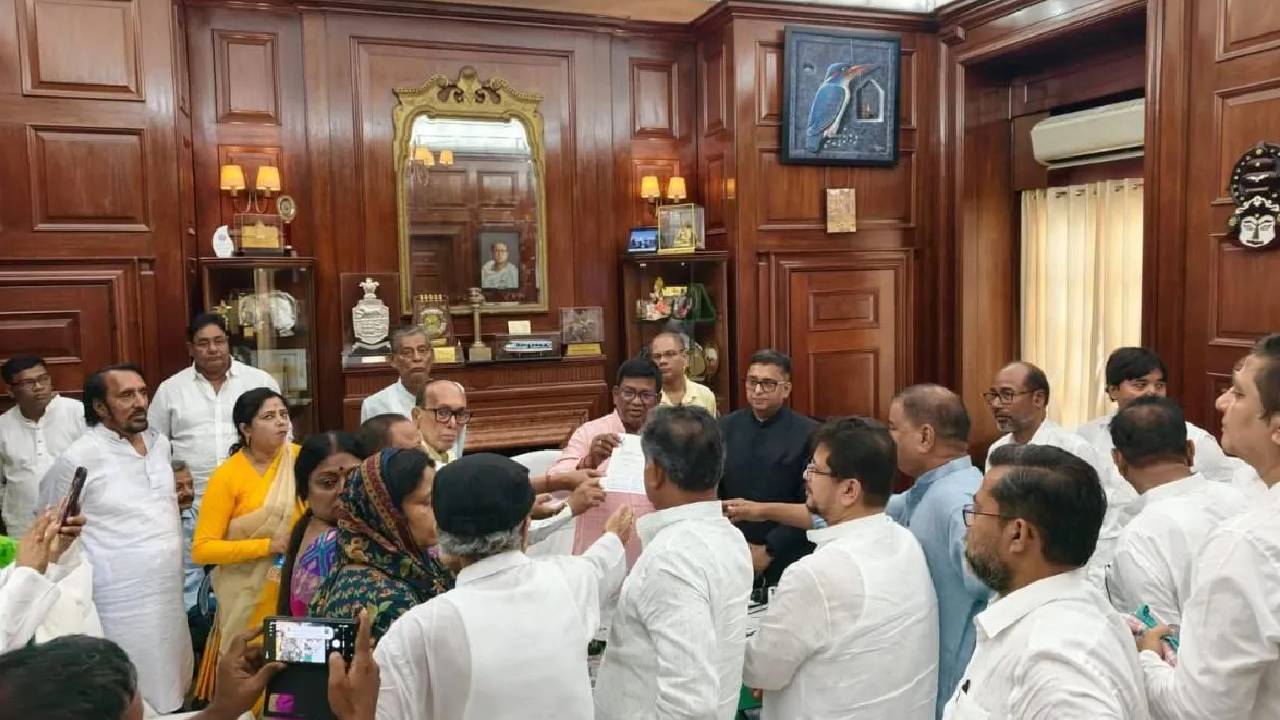West Bengal | దీదీకి షాక్.. స్పీకర్‌‌కు 58 మంది తిరుగుబాటు ఎమ్మెల్యేల లేఖ.. రితబ్రతను ప్రతిపక్ష నేతగా గుర్తించాలని వినతి