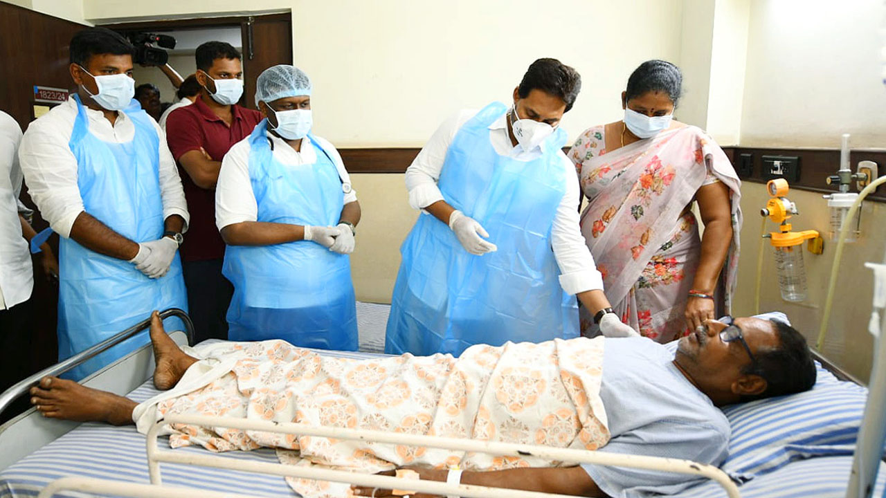 YS Jagan | విశాఖ స్టీల్‌ప్లాంట్‌ బాధితులపై కూటమి ప్రభుత్వం నిర్లక్ష్యం : వైఎస్‌ జగన్‌ మండిపాటు