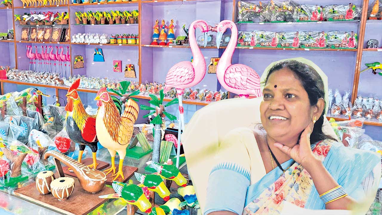 పొనికి పుచ్చుకున్న నిర్మల్‌ బొమ్మలు!