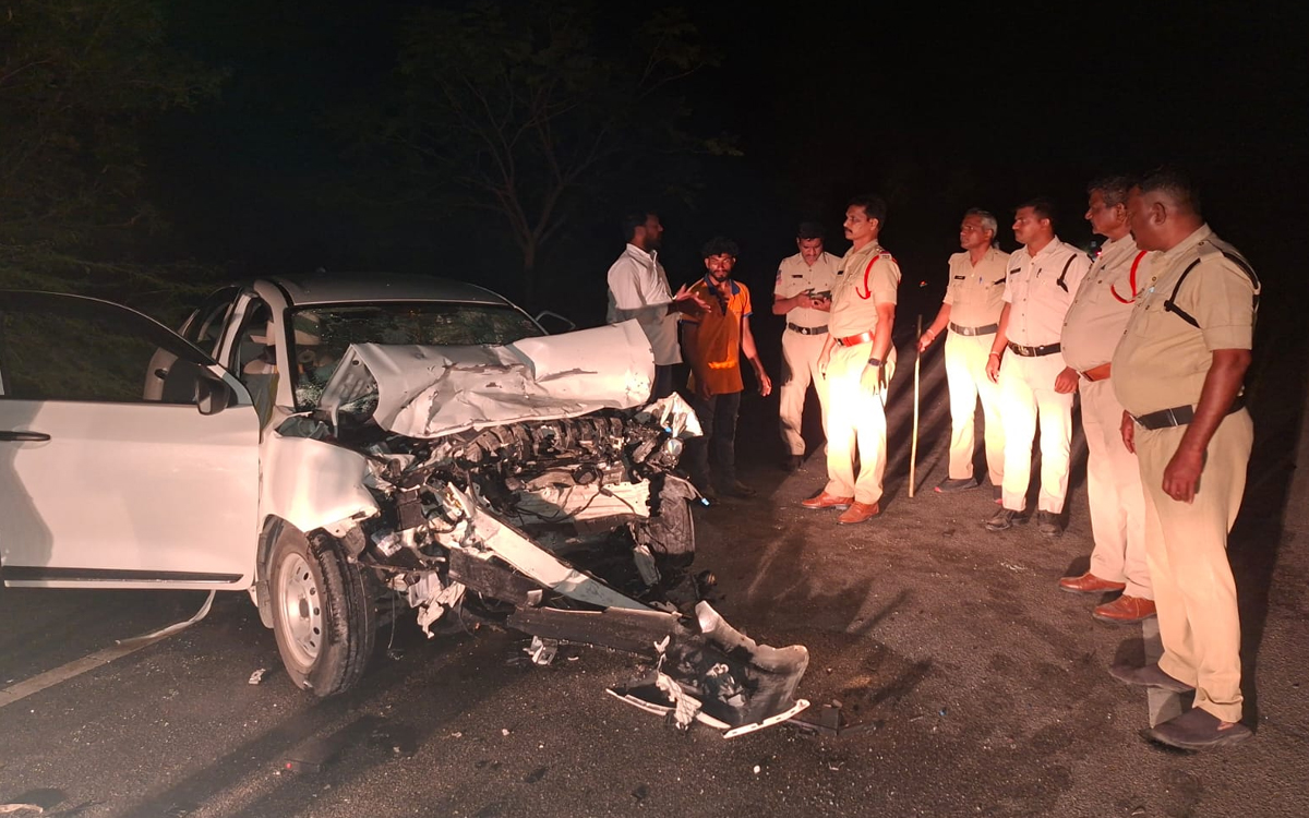 Road accident | నల్లగొండ జిల్లాలో ఘోర రోడ్డు ప్రమాదం.. ముగ్గురు మృతి, మరో ముగ్గురికి తీవ్ర గాయాలు