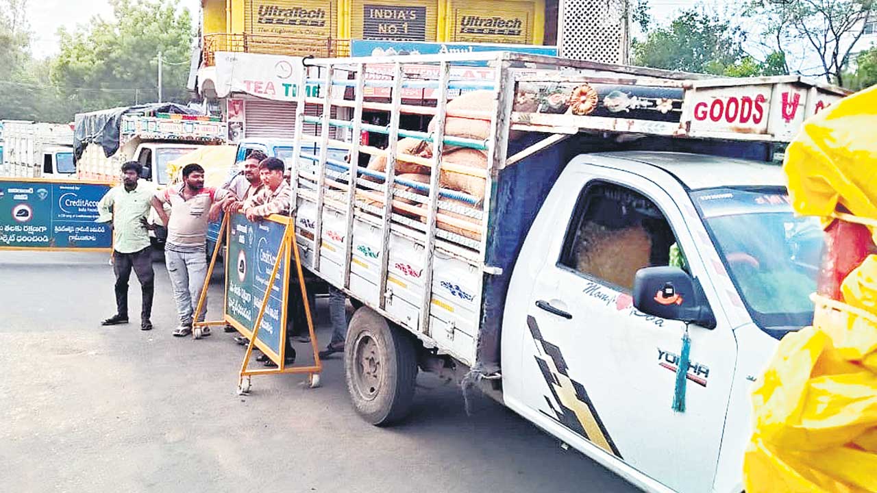 జొన్నల తరలింపులో జాప్యం