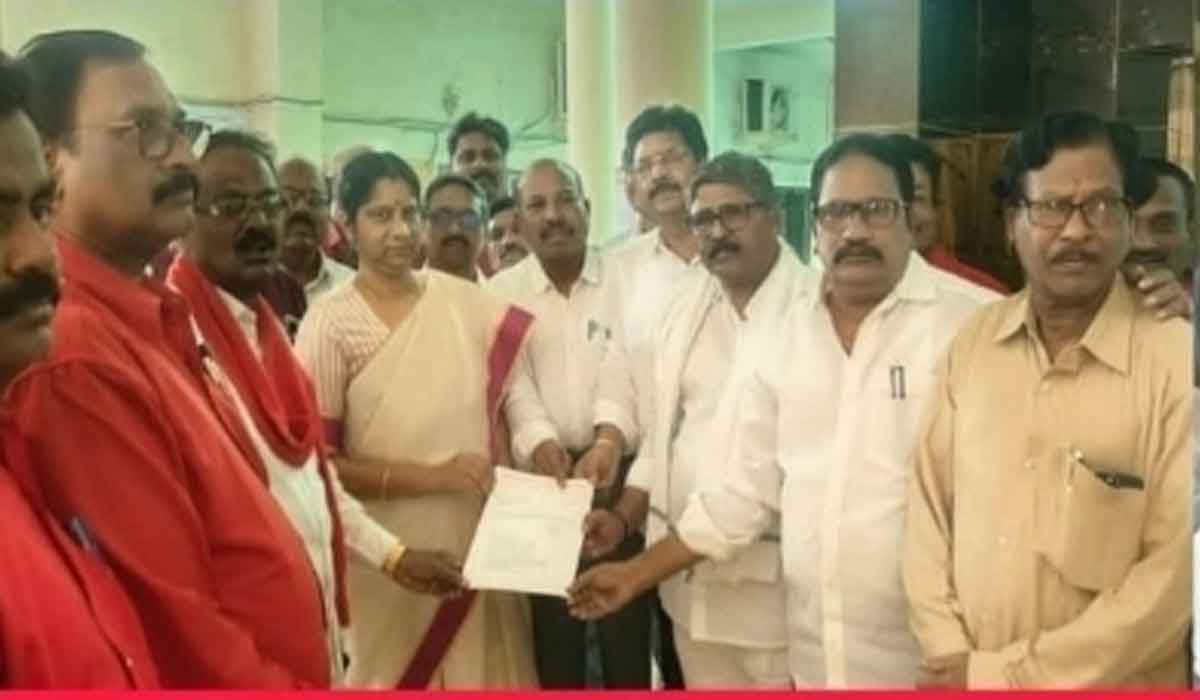 Singareni | పెండింగ్ సమస్యలు పరిష్కరించాలని సింగరేణికి ఏఐటీయూసీ సమ్మె నోటీసు అందజేత