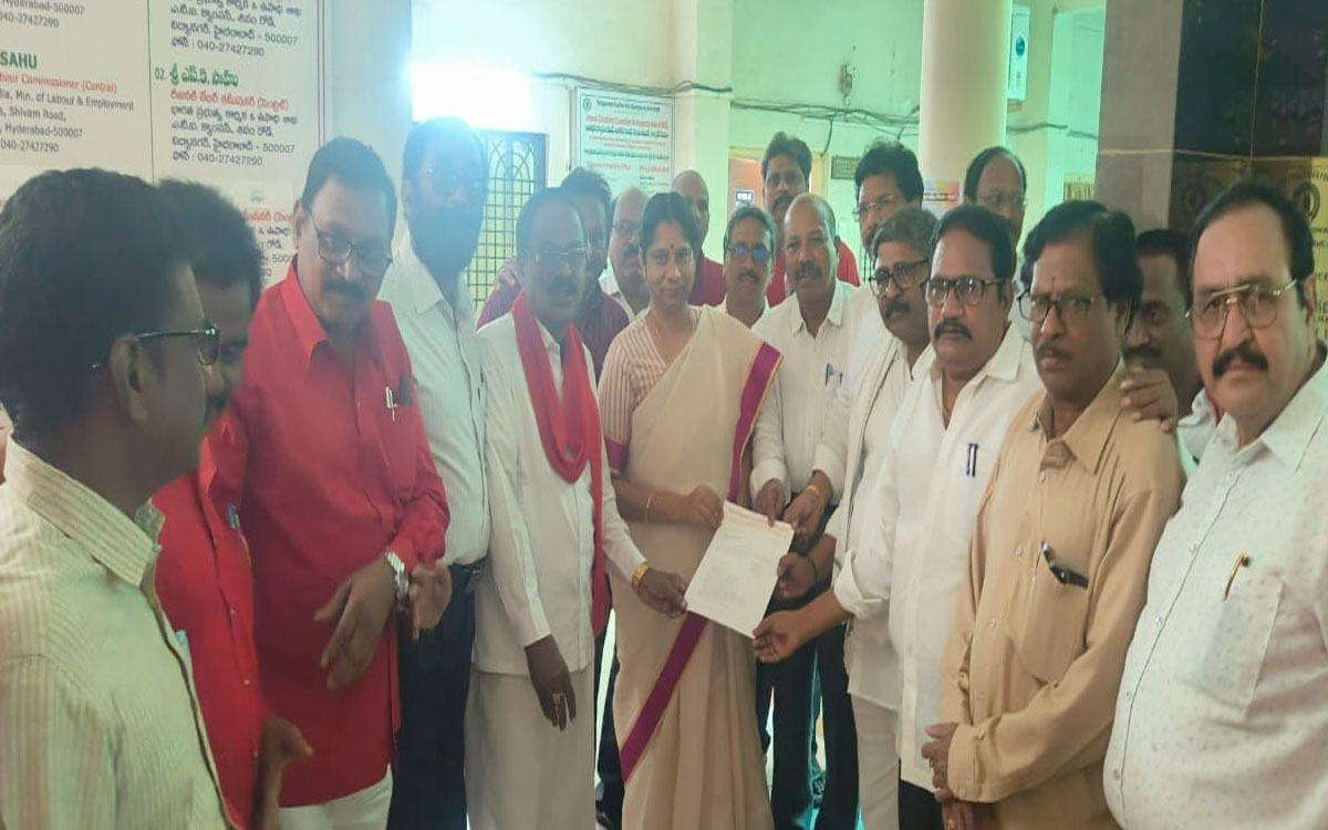 సింగరేణి యాజమాన్యానికి ఏఐటీయూసీ సమ్మె నోటీసు