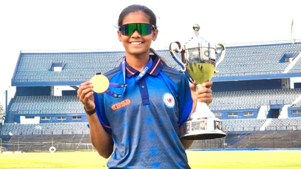Akshara Gupta | 15 ఏళ్ల‌కే ట్రిపుల్ సెంచ‌రీ.. వైభ‌వ్‌ను మించిన అక్ష‌ర‌..!