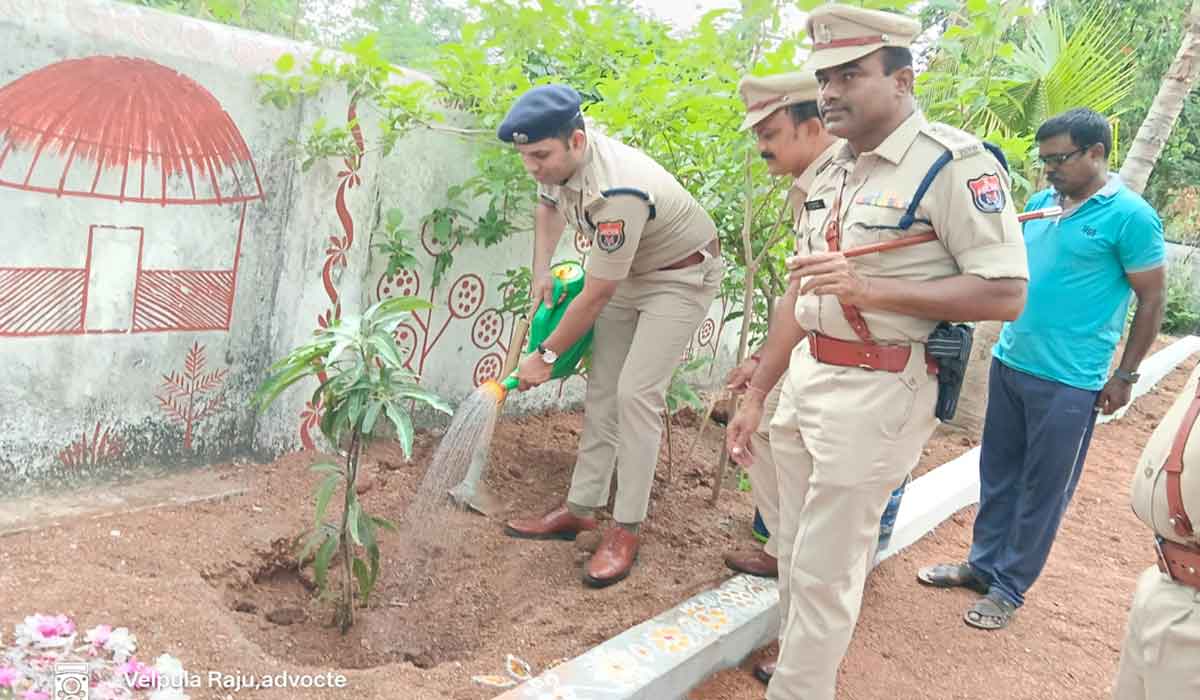 CP Ghouse Alam | తిమ్మాపూర్ సర్కిల్ కార్యాలయం సందర్శించిన కరీంనగర్‌ సీపీ గౌస్‌ ఆలం