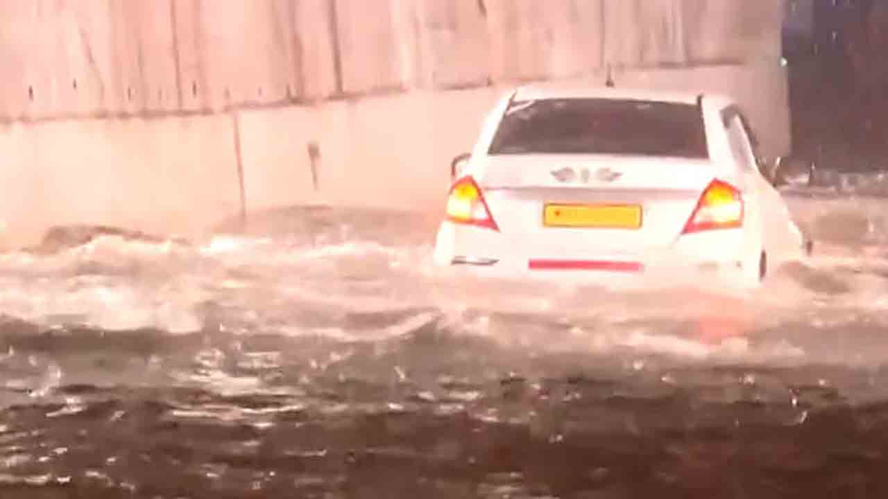 Heavy rains in Mumbai | ముంబైలో భారీ వర్షాలు.. అంధేరీలో సబ్‌వే మూసివేత