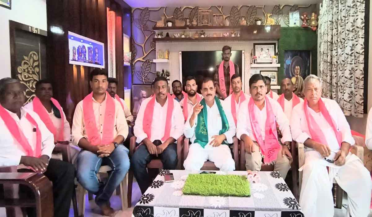 Urea App | యూరియా యాప్ ను రద్దు చేయాల్సిందే.. రైతు బంధు సమితి జిల్లా మాజీ అధ్యక్షుడు అంజిరెడ్డి