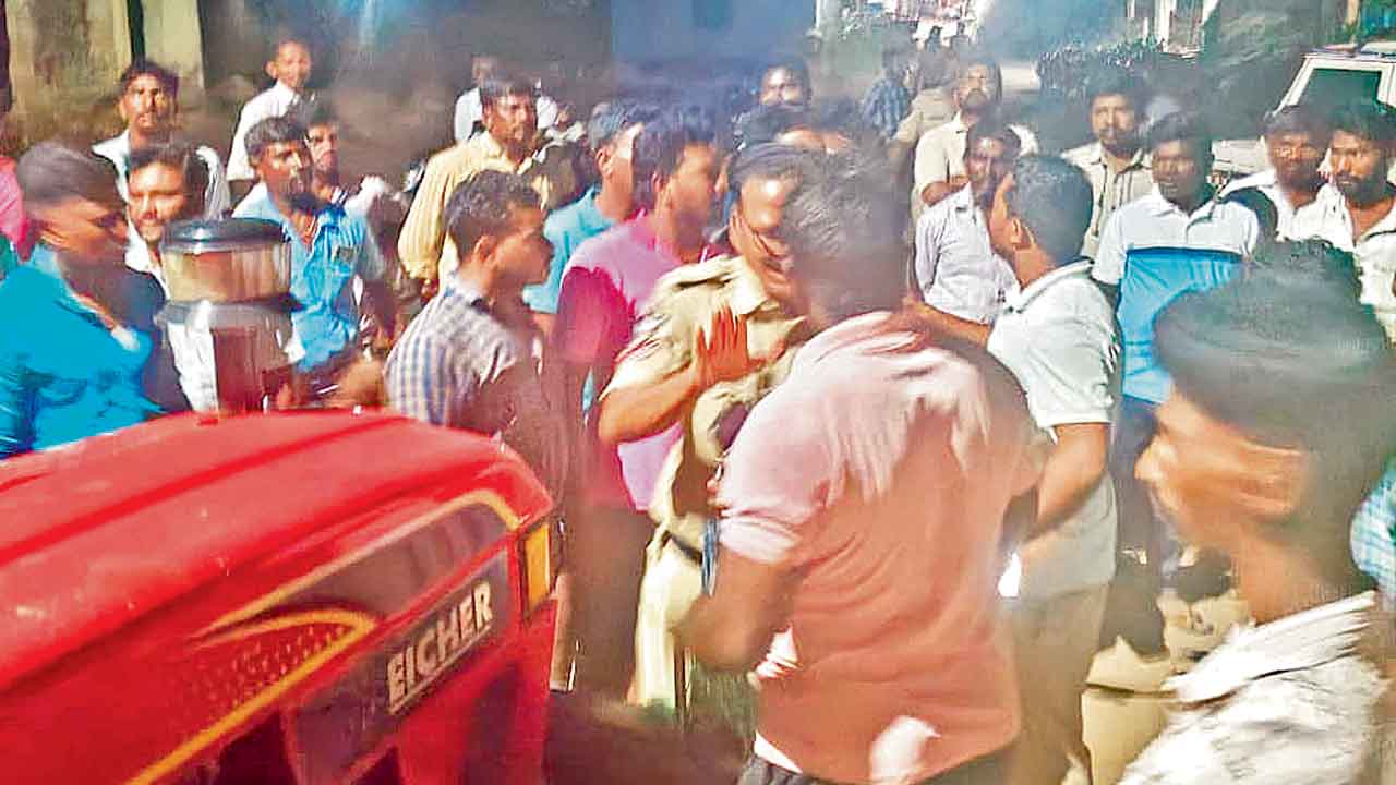 సరిహద్దు దాటిన ఏపీ పోలీసులు!