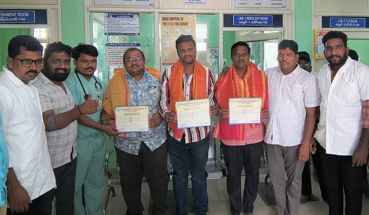 Banswada |  రక్తదానం ప్రాణదానం.. డాక్టర్‌ విజయ్‌ భాస్కర్‌