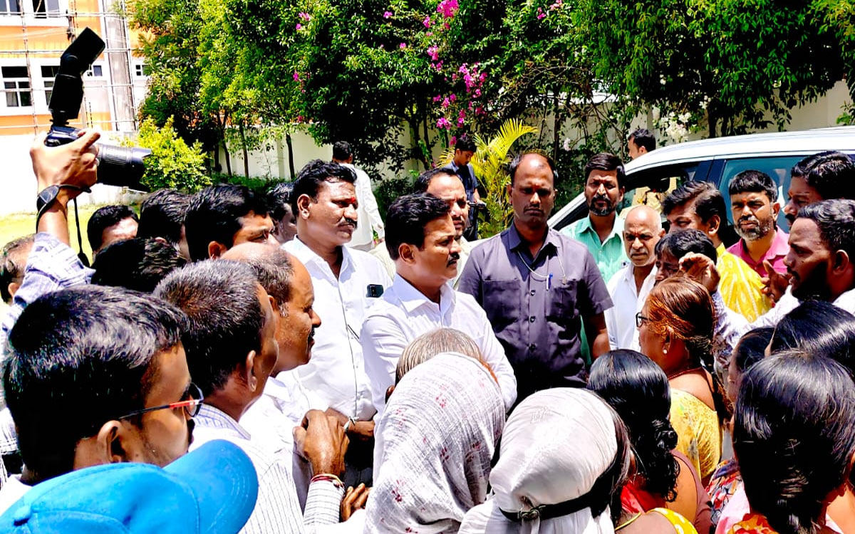 ఎంఎంటీఎస్ విస్తరణలో ప‌రిహారంపై బీబీన‌గ‌ర్ వాసుల ఆందోళ‌న‌