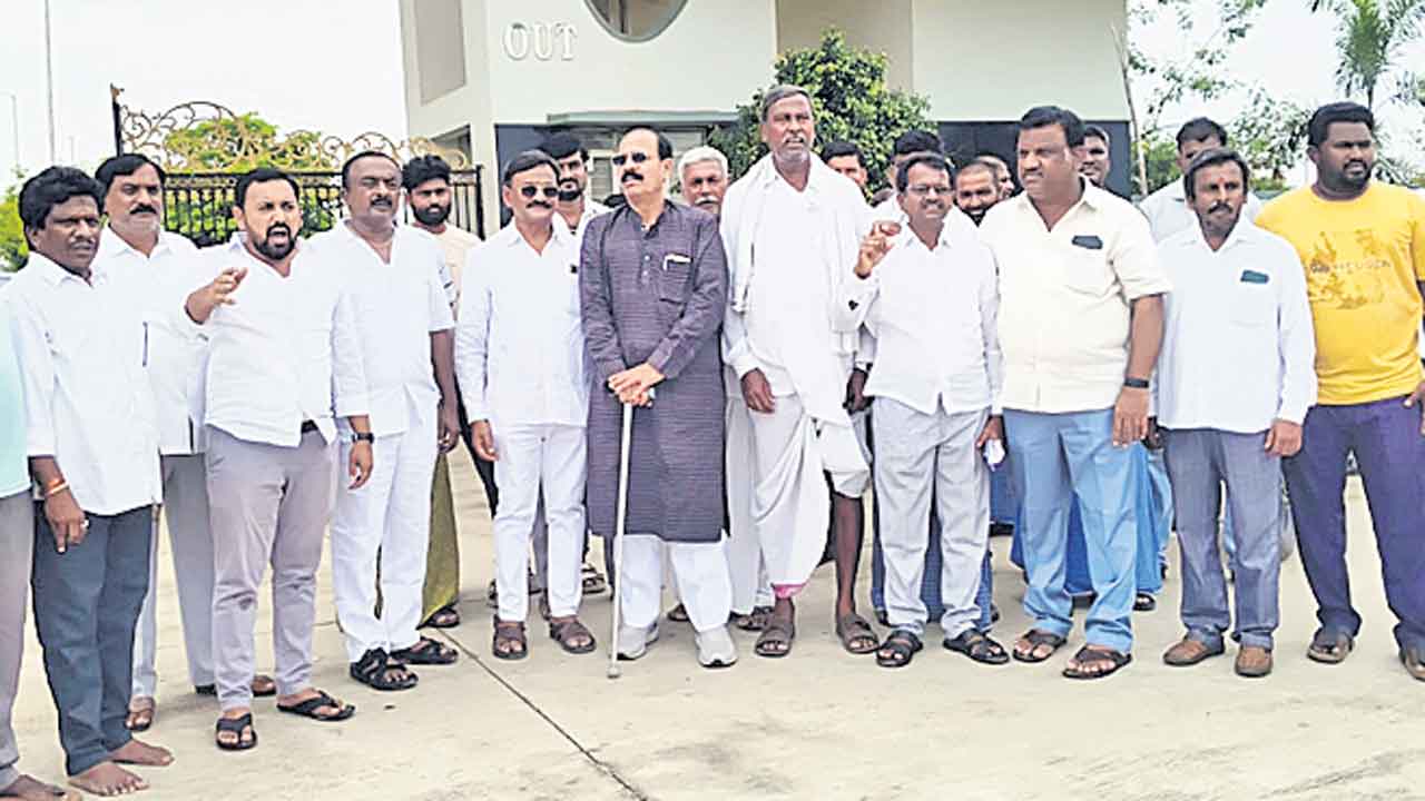 ప్రాణాలు అడ్డుపెట్టి.. ప్రైవేటీకరణను అడ్డుకుంటాం