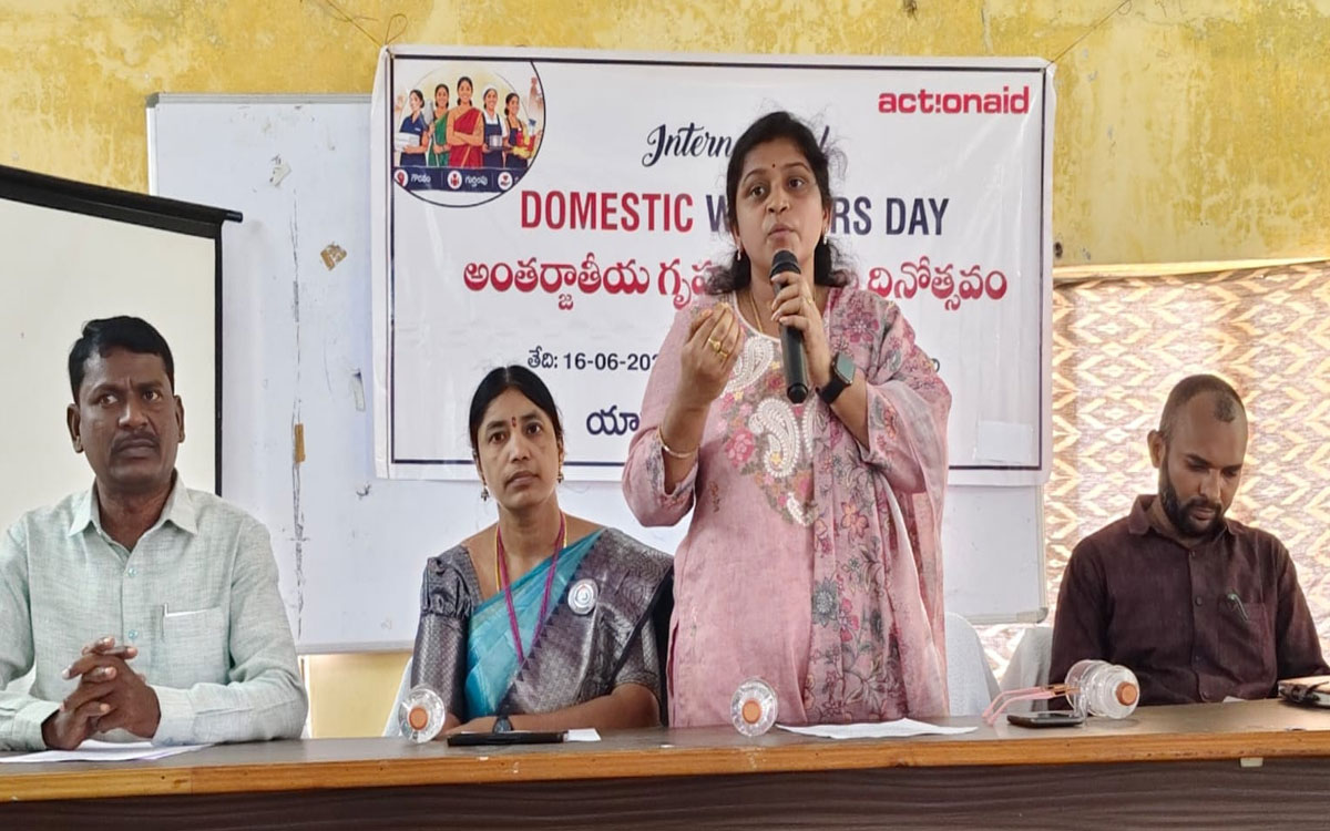 గృహ కార్మికుల పట్ల గౌరవంతో వ్యవహరించాలి : సిడిపిఓ శైలజ