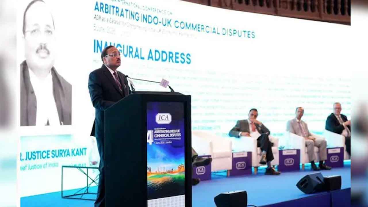 CJI Surya Kant: చీఫ్ జ‌స్టిస్ సూర్య కాంత్ ప్ర‌సంగాన్ని అడ్డుకున్నారు.. లండ‌న్ కాలేజీలో ఘ‌ట‌న‌