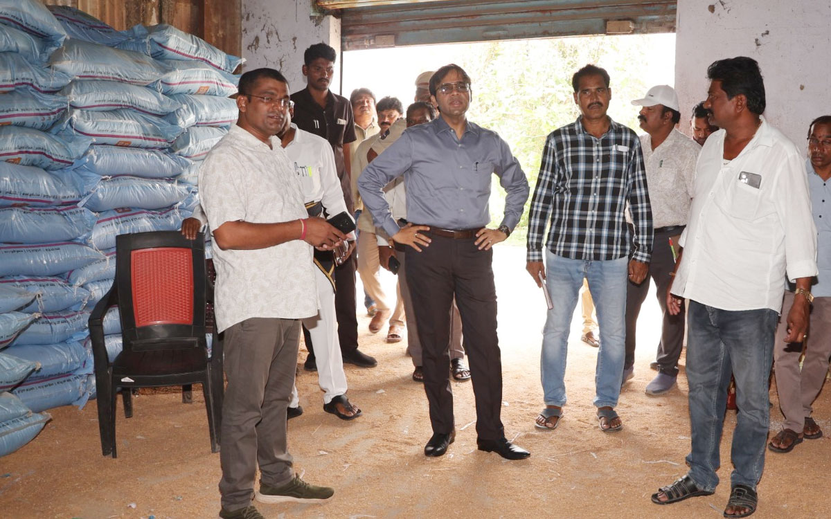 బూర్గంపహాడ్ మండలంలో కలెక్టర్ ఆకస్మిక పర్యటన