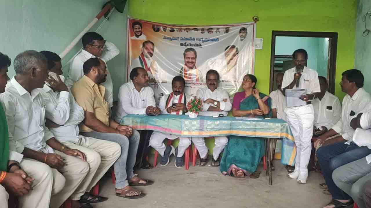 Karepalli | కాంగ్రెస్ పార్టీలో సీనియర్లకు గుర్తింపు దక్కటం లేదు : తలారి చంద్రప్రకాష్
