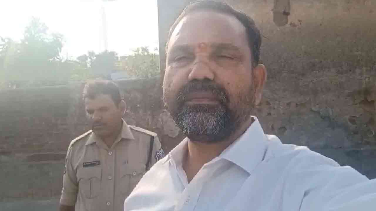 Koheda Congress Leader | రైతులకు న్యాయం చేయమని అడిగితే.. కాంగ్రెస్ నాయకులను సైతం అరెస్టు చేయించిన రేవంత్ సర్కార్!