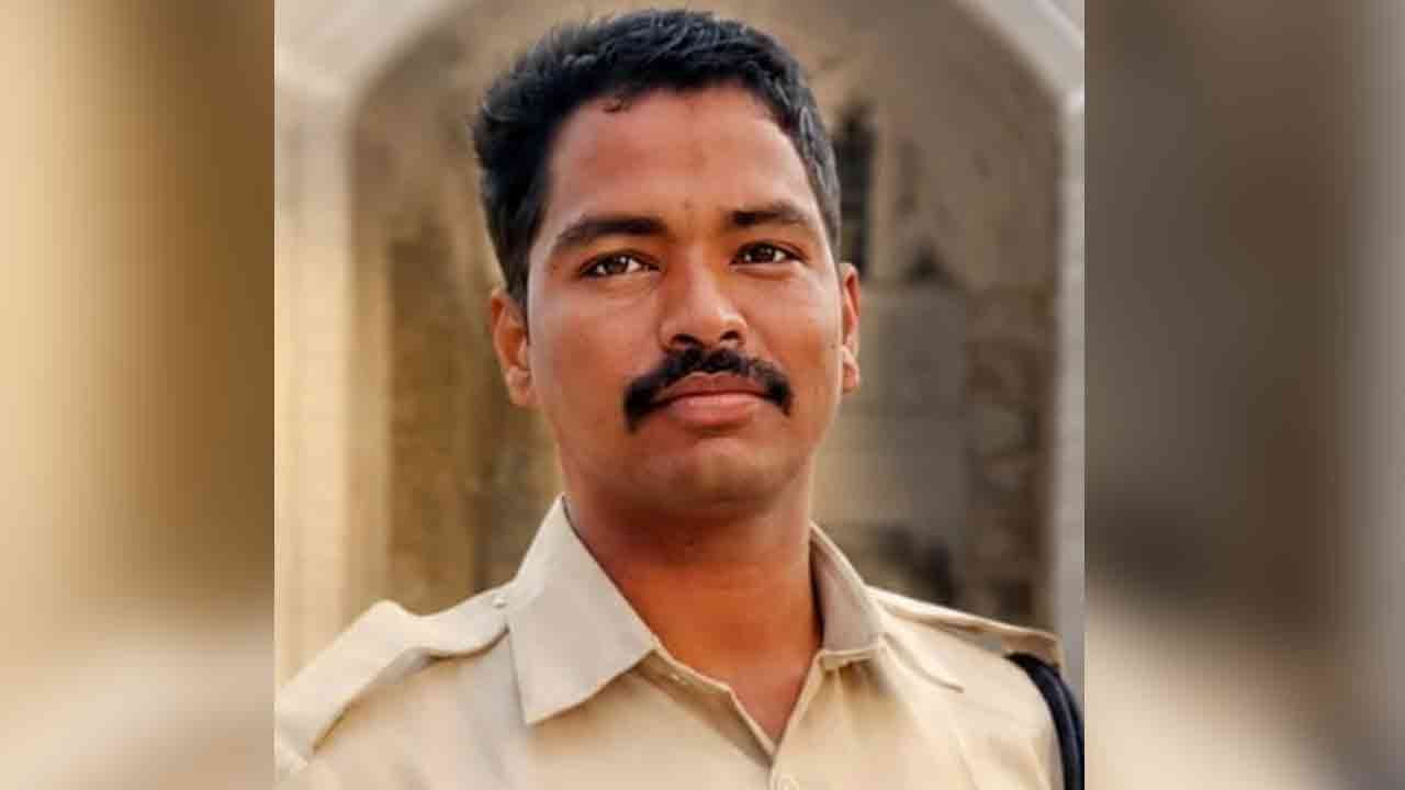 రామాయంపేటలో లారీ ఢీకొని కానిస్టేబుల్ మృతి