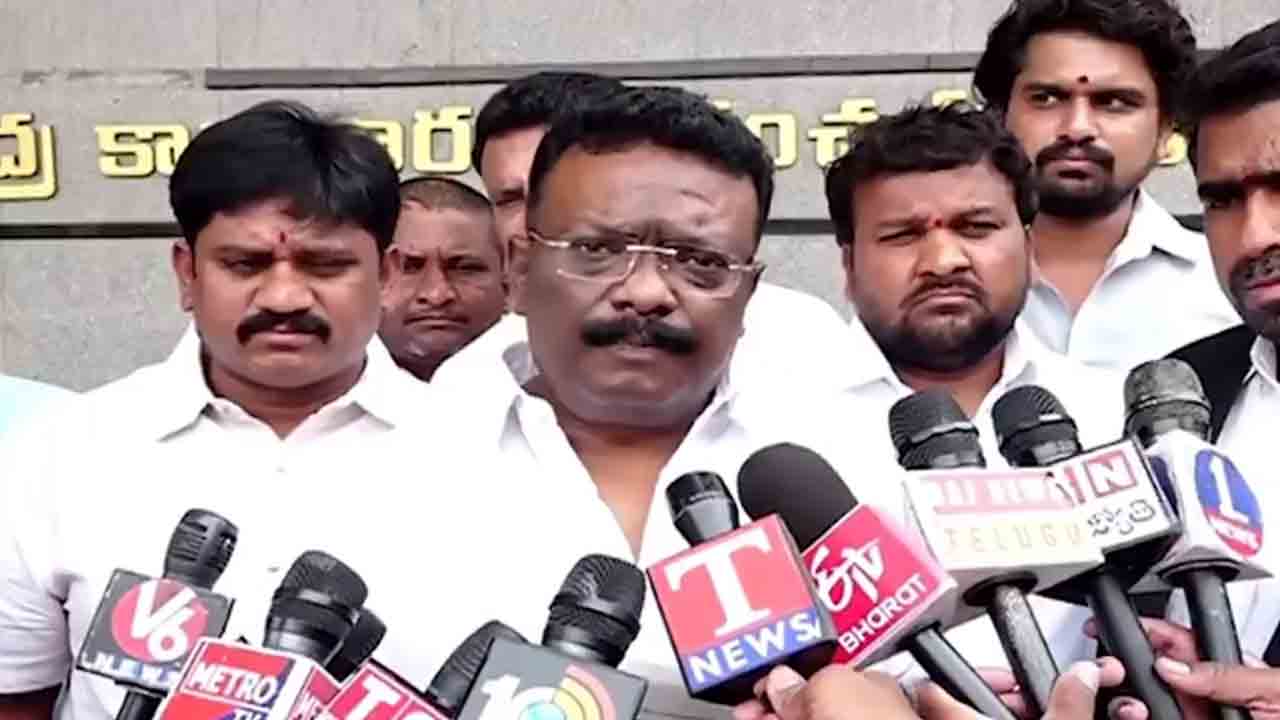 Dasoju Sravan Kumar | బాల్క సుమన్ మాట్లాడింది త‌ప్పైతే.. రేవంత్ రెడ్డి మాట్లాడింది ఎందుకు త‌ప్పు కాదు : ఎమ్మెల్సీ దాసోజ్ శ్ర‌వ‌ణ్ కుమార్