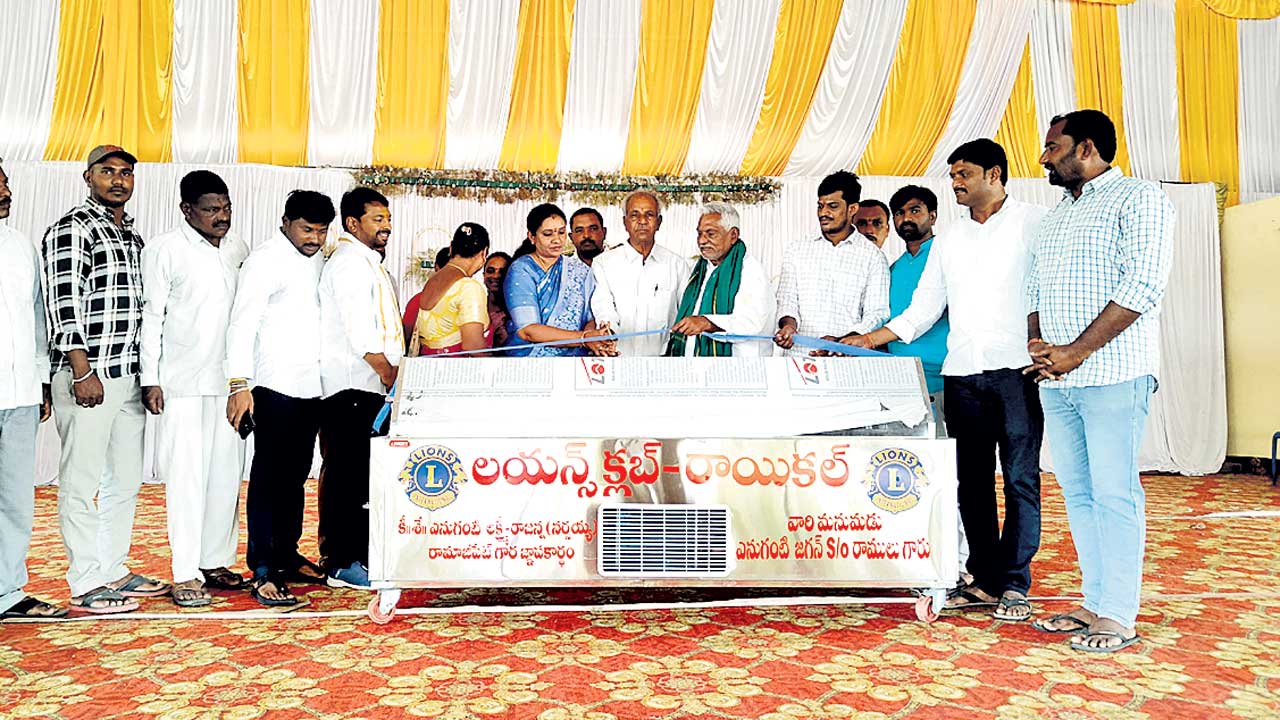 సర్పంచులకు బిల్లులు వస్తలేవు