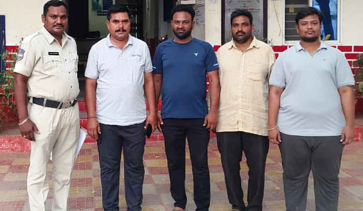 Peddapally | పెద్దపల్లిలో బీఆర్ఎస్వీ నాయకుల ముందస్తు అరెస్ట్