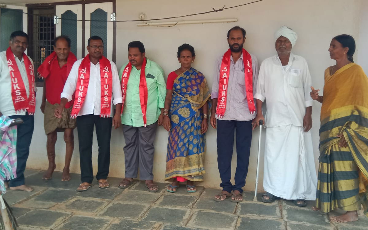 ‘రైతులకు ఉచితంగా నాణ్యమైన విత్తనాలు సరఫరా చేయాలి’