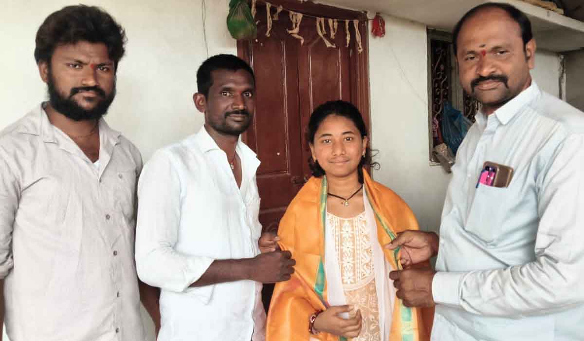 Dharmaram | ట్రిపుల్ ఐటీ లో సీటు సాధించిన విద్యార్థినికి సన్మానం