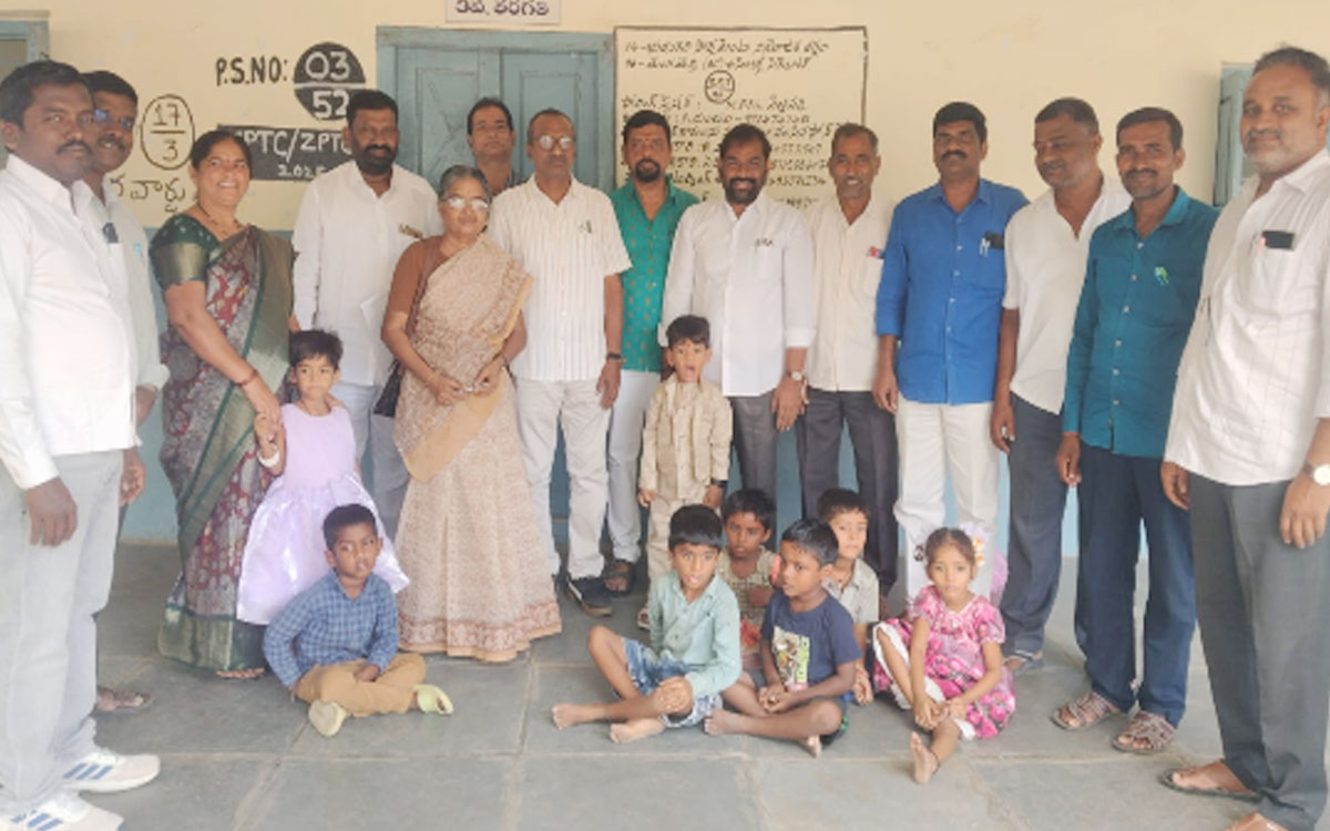 ప్రభుత్వ పాఠశాలలో చేర్పించడం అభినందనీయం : గుడిపాటి నర్సయ్య