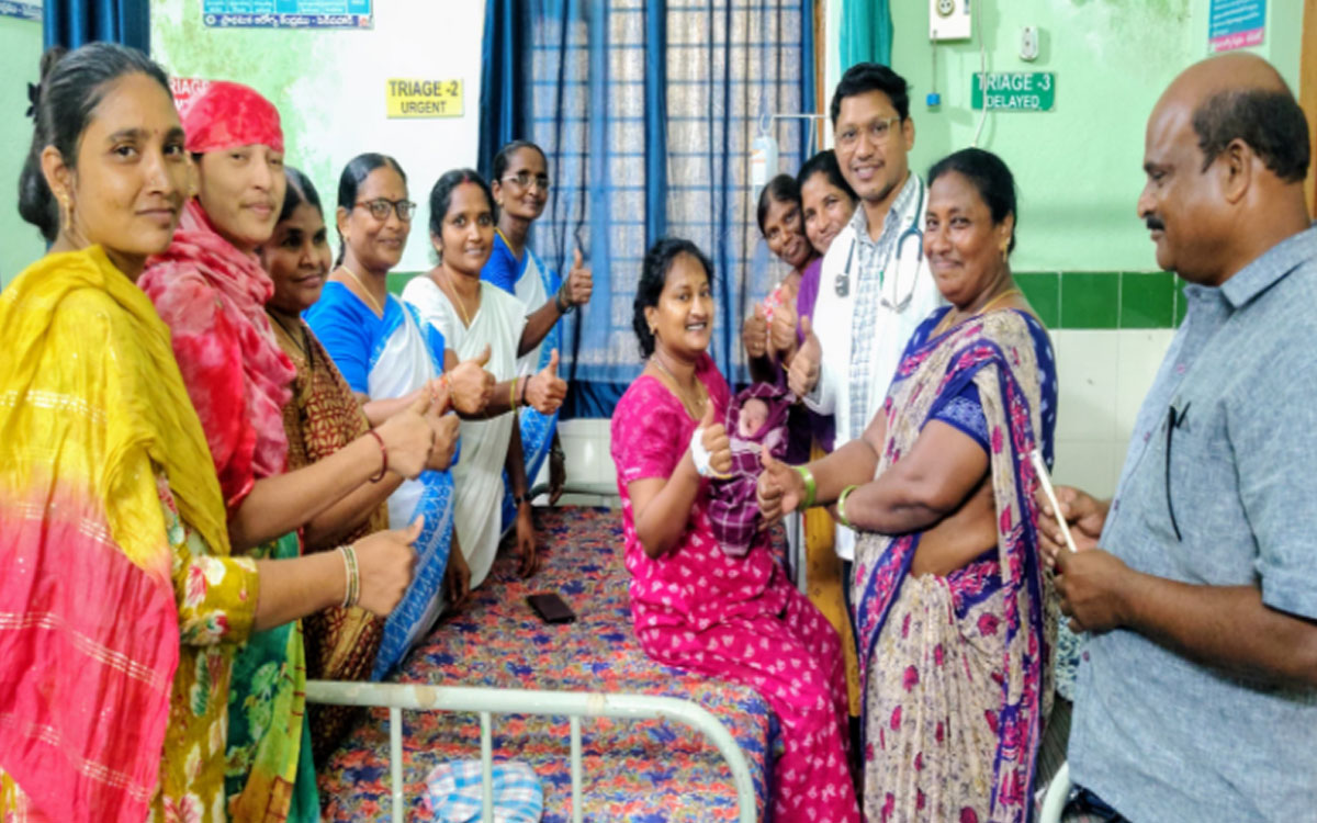 పెన్‌పహాడ్ పీహెచ్‌సీలో వైద్యురాలి ప్ర‌స‌వం