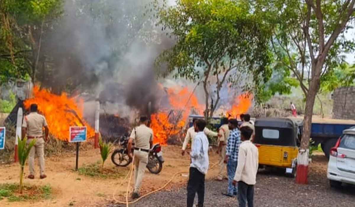 Fire Accident | ఎలిగేడు పోలీస్ స్టేషన్ సమీపంలో అగ్ని ప్రమాదం