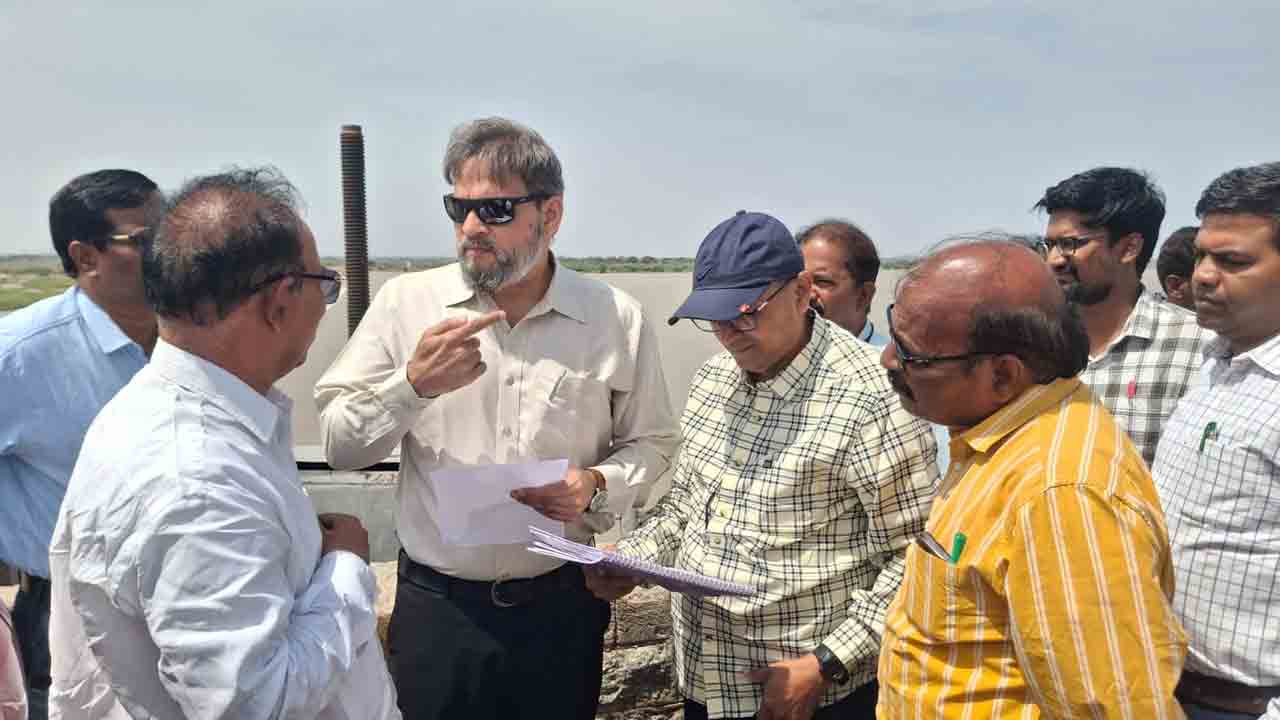 Gadwala | ఆర్డీఎస్‌ను పరిశీలించిన కృష్ణా రివర్ మేనేజ్ మెంట్ బోర్డు ఇంజినీర్ల బృందం