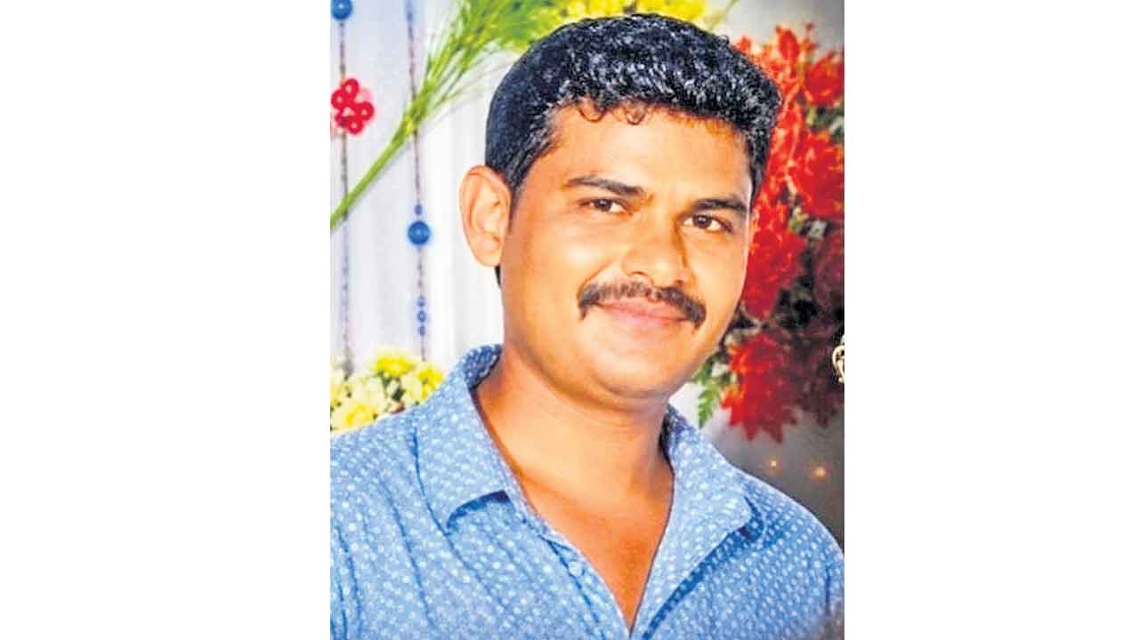 అప్పులబాధతో యువరైతు మృతి