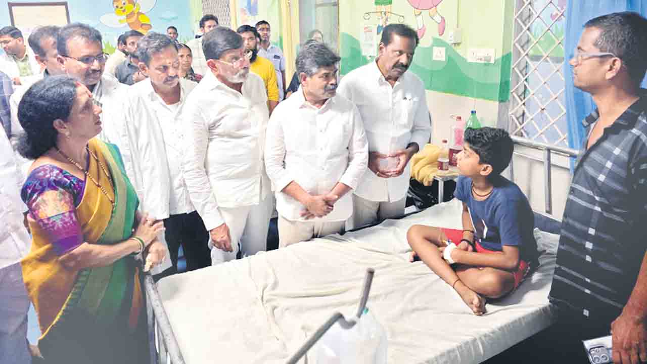 ప్రాణం మీదికి తెచ్చిన పానీపూరి.. సిరిసిల్ల జిల్లాలో 31 మందికి అస్వస్థత