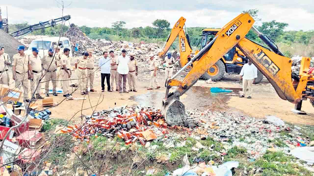 రూ.42 లక్షల విలువైన విదేశీ మద్యం ధ్వంసం