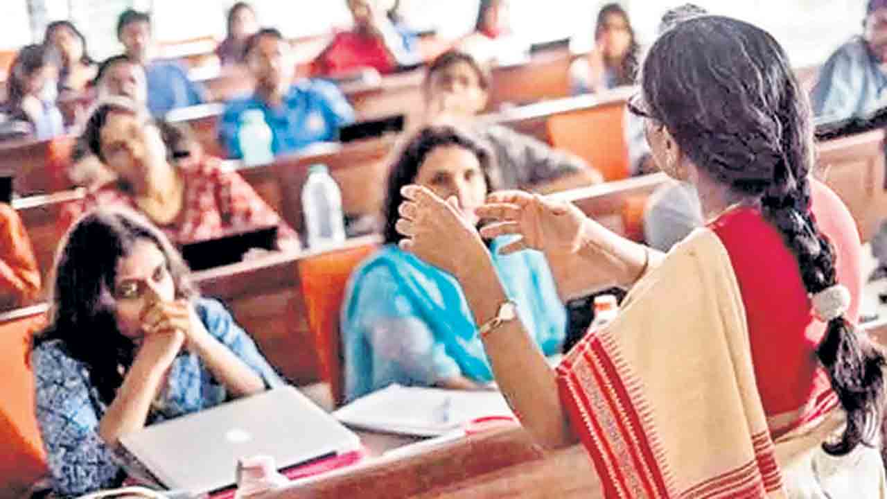 గెస్ట్‌ లెక్చరర్లకు భరోసా ఏది?