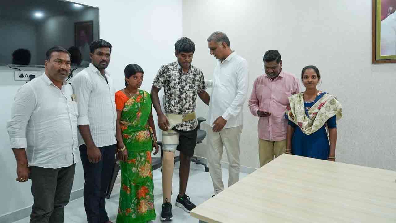 Harish Rao | హరీశ్‌రావు దాతృత్వం.. మంచానికే పరిమితమైన యువకుడికి ఆర్థిక భరోసా