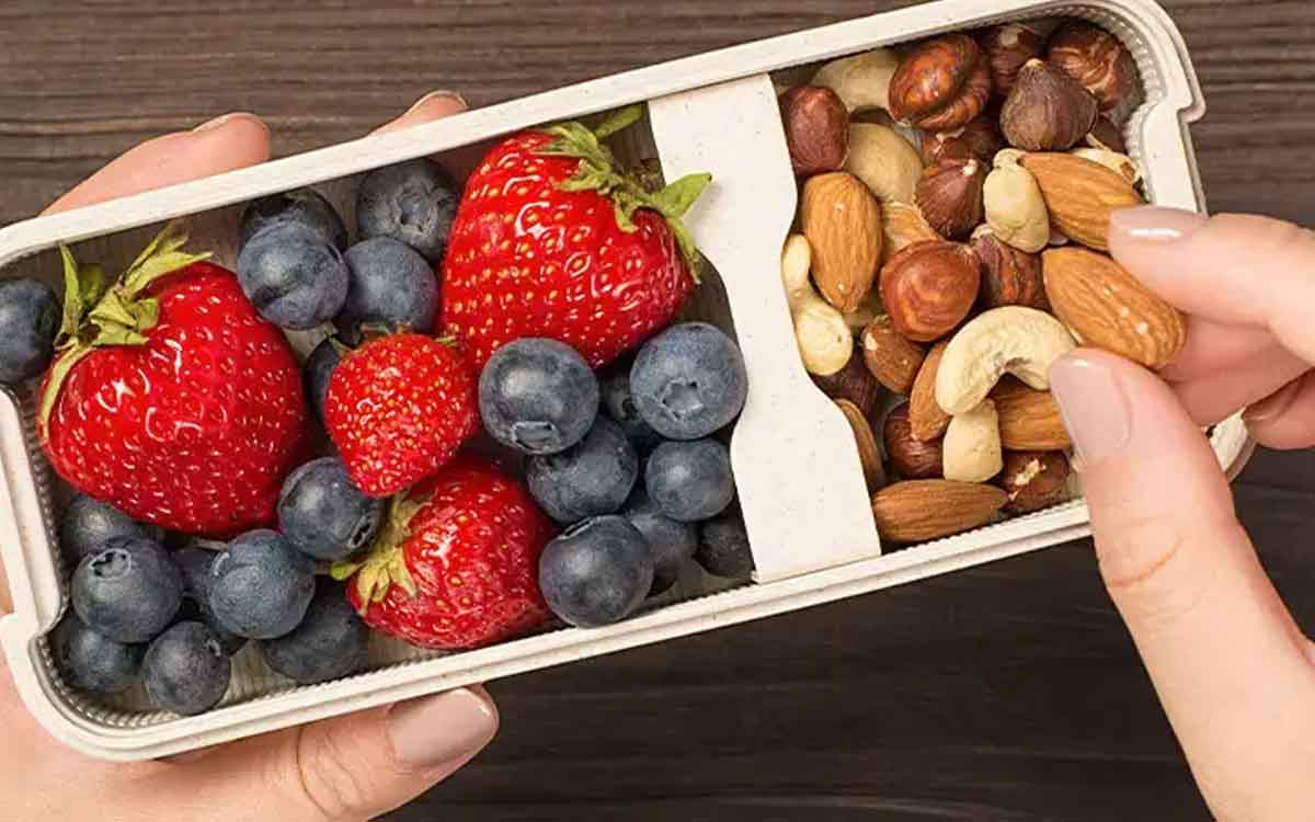 Healthy Snacks | ఆఫీసుల్లో ఉత్సాహంగా ప‌నిచేయాలంటే.. ఈ ఆరోగ్య‌క‌ర‌మైన స్నాక్స్‌ను తినండి..
